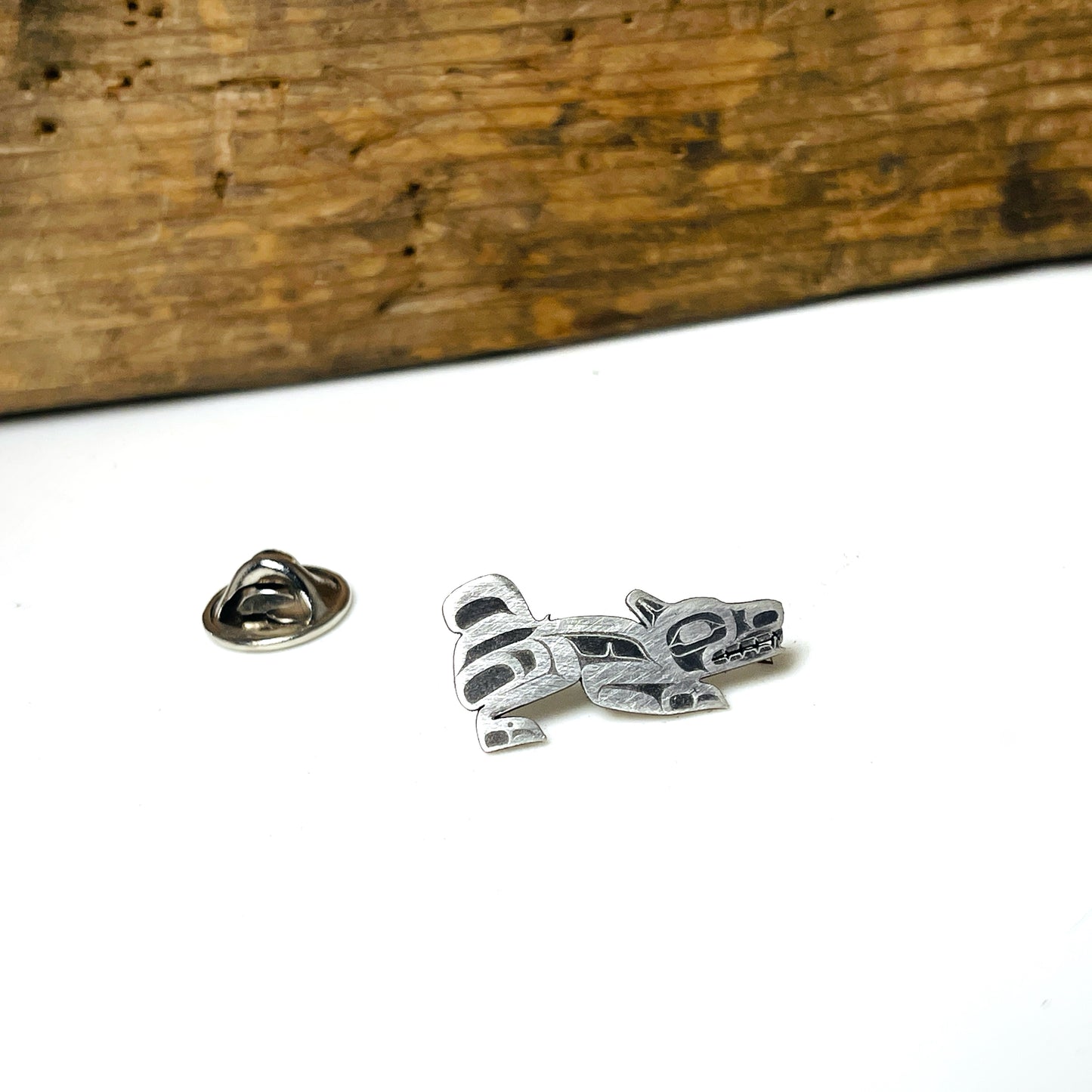 Wolf Pin
